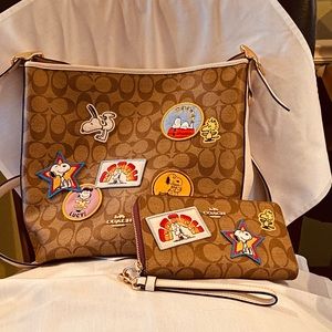 Coach bag Collectable Snoopy Purse & Wallet.